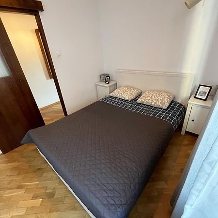 Downtown Apartment B Cracovie Extérieur photo
